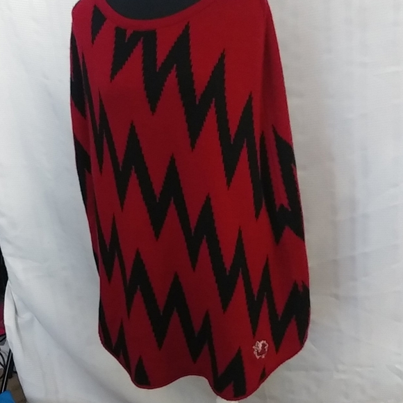EMERSON STREET Women's Poncho - Picture 11 of 13